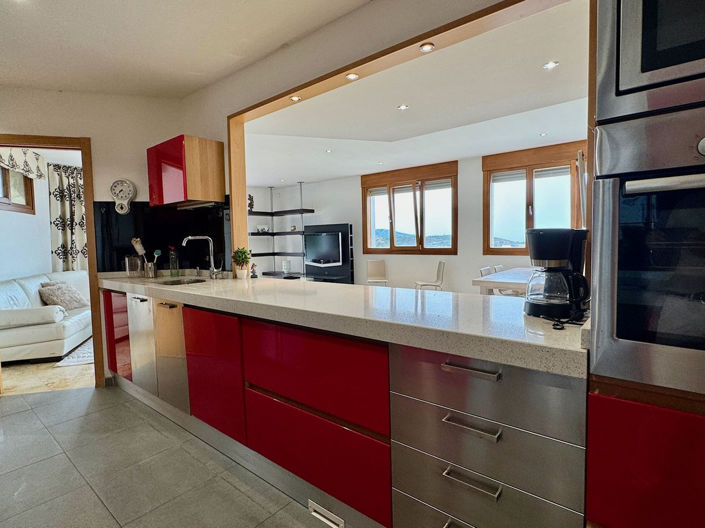 Image No.5-3 Bed Property for sale