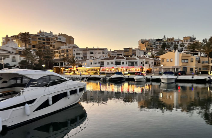 Image No.15-1 Bed Property for sale