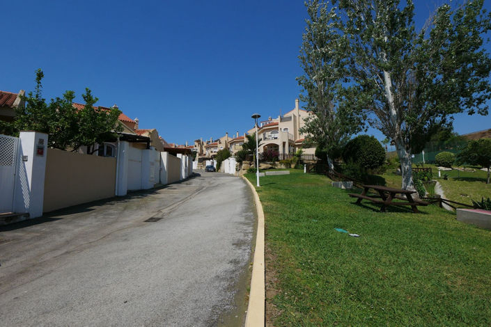 Image No.10-3 Bed Property for sale