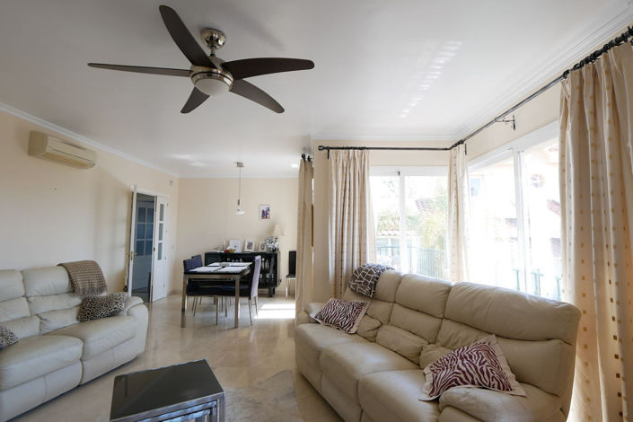 Image No.18-3 Bed Property for sale