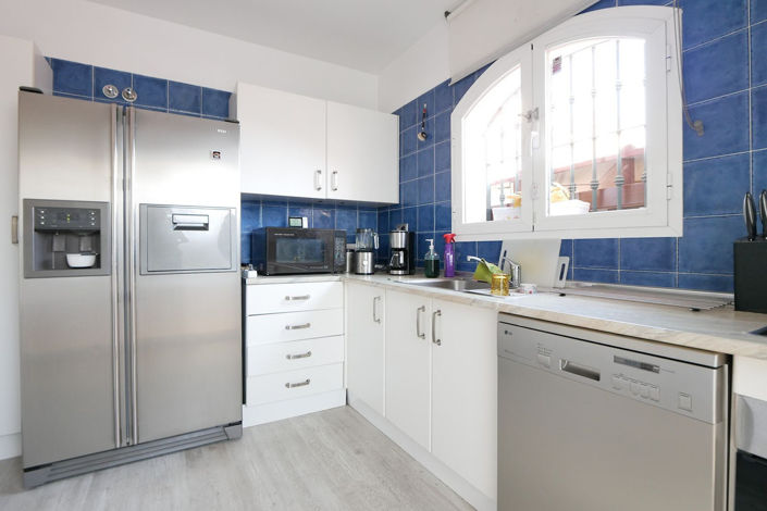 Image No.23-3 Bed Property for sale