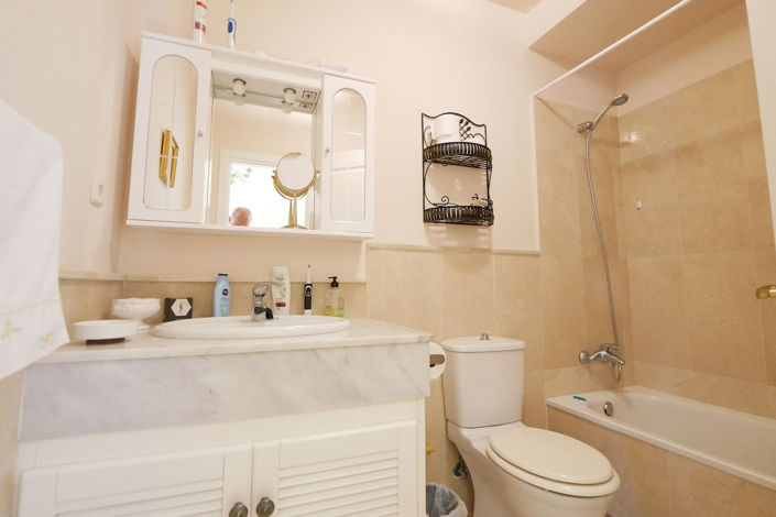 Image No.26-3 Bed Property for sale