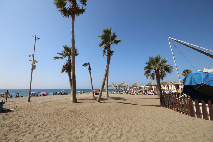 Image No.1-6 Bed Property for sale