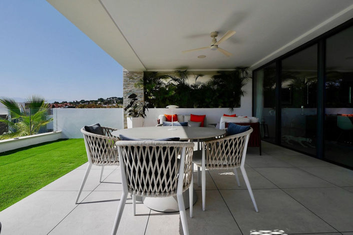 Image No.10-3 Bed Property for sale