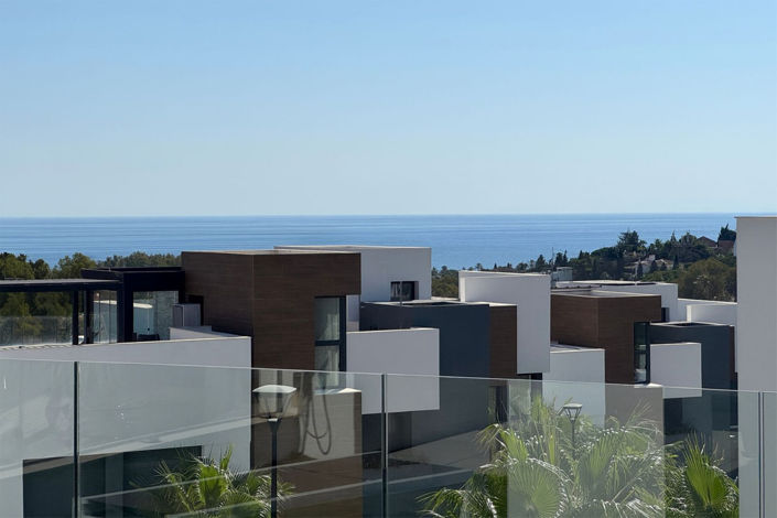 Image No.26-3 Bed Property for sale