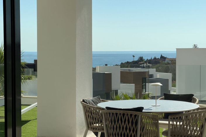 Image No.42-3 Bed Property for sale