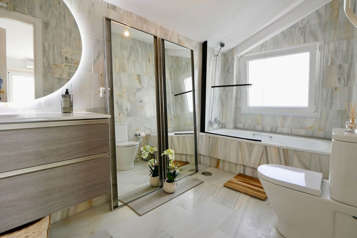 Image No.30-3 Bed Property for sale