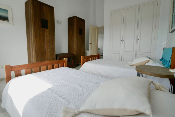 Image No.38-3 Bed Property for sale