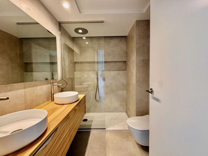 Image No.27-3 Bed Property for sale