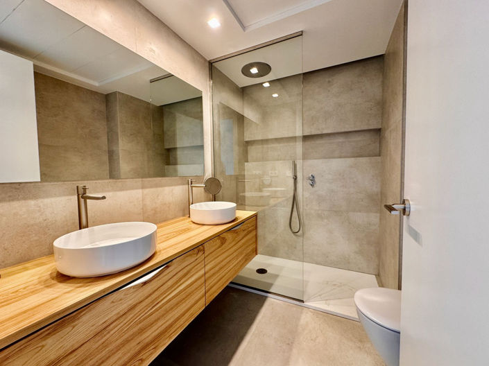 Image No.28-3 Bed Property for sale