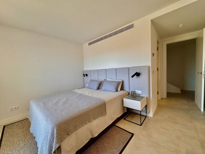 Image No.29-3 Bed Property for sale