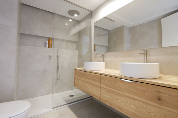 Image No.56-3 Bed Property for sale