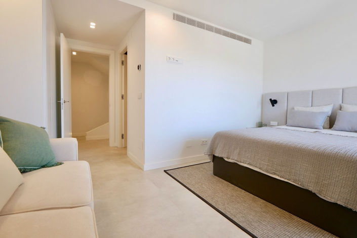 Image No.60-3 Bed Property for sale