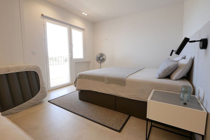 Image No.63-3 Bed Property for sale