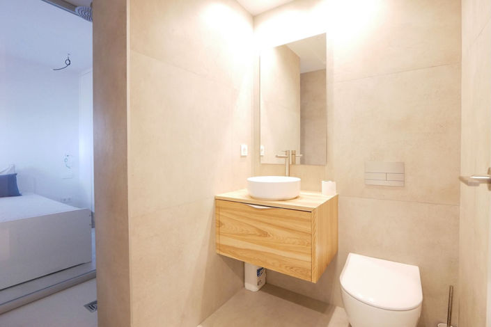 Image No.70-3 Bed Property for sale