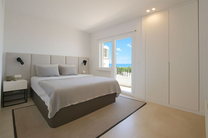 Image No.75-3 Bed Property for sale