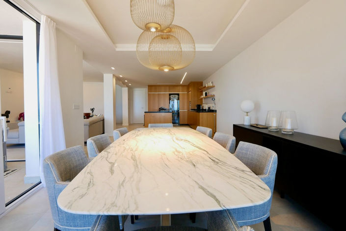 Image No.80-3 Bed Property for sale