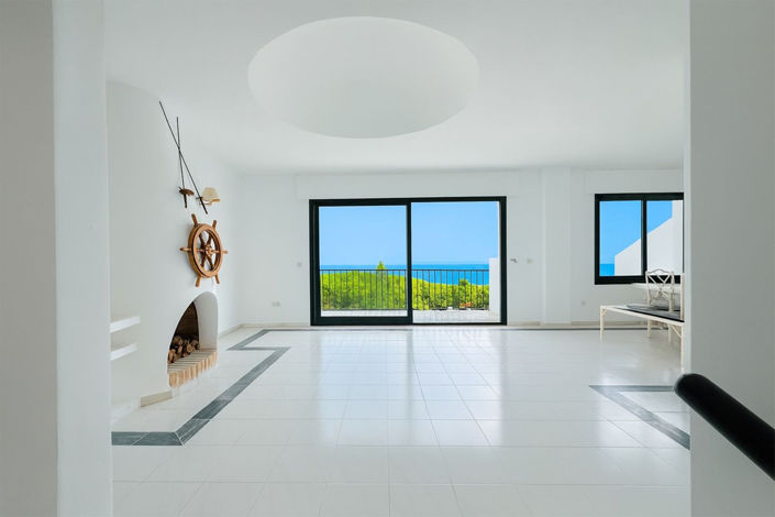 Image No.1-2 Bed Property for sale