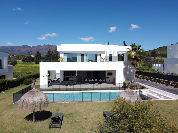 Image No.1-4 Bed Property for sale