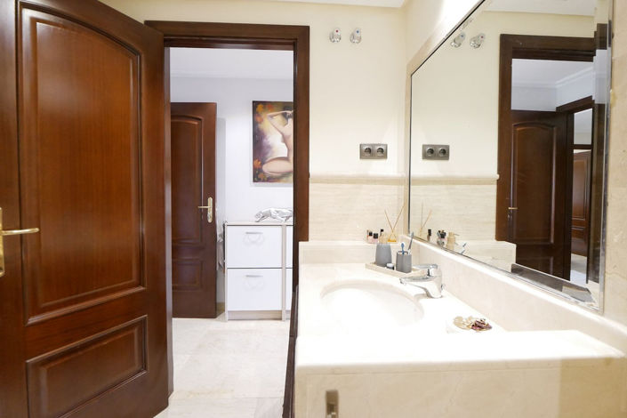 Image No.22-3 Bed Property for sale