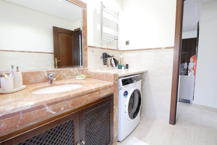 Image No.30-3 Bed Property for sale