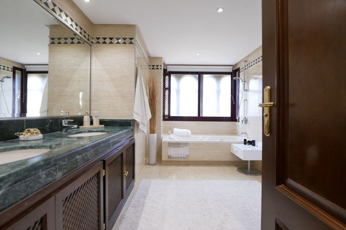 Image No.47-3 Bed Property for sale