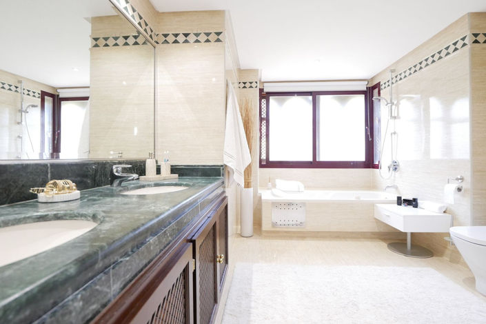 Image No.6-3 Bed Property for sale