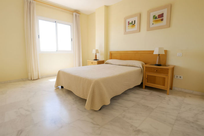 Image No.11-2 Bed Property for sale