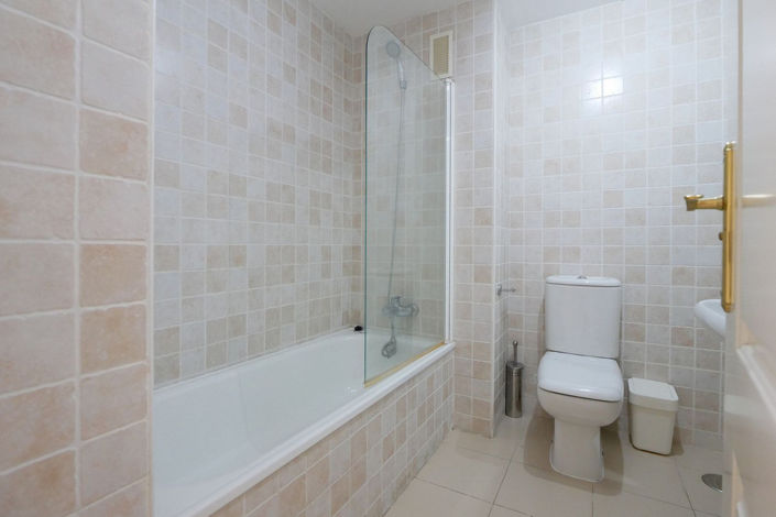 Image No.8-2 Bed Property for sale