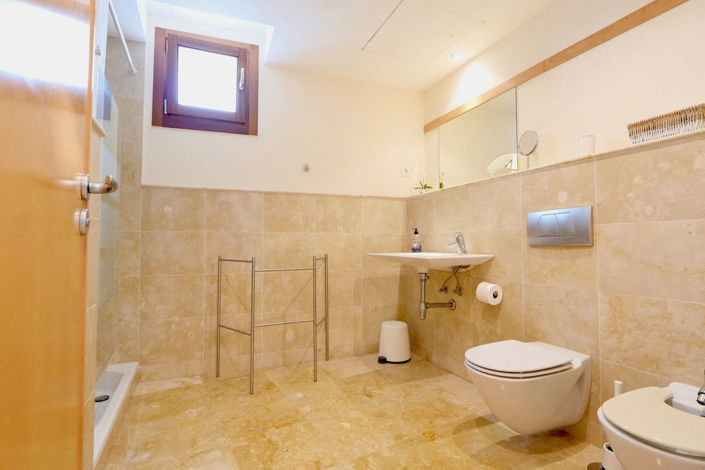 Image No.14-3 Bed Property for sale