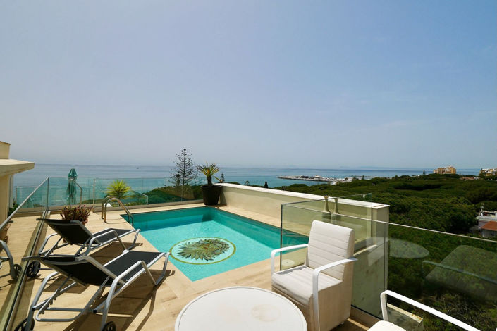Image No.1-4 Bed Property for sale