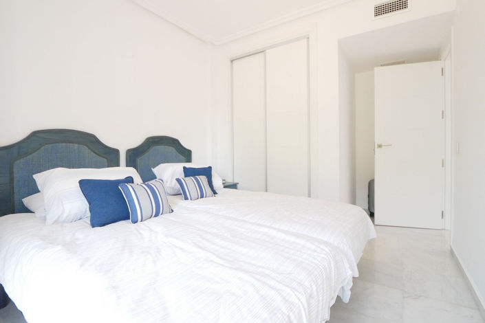 Image No.14-4 Bed Property for sale