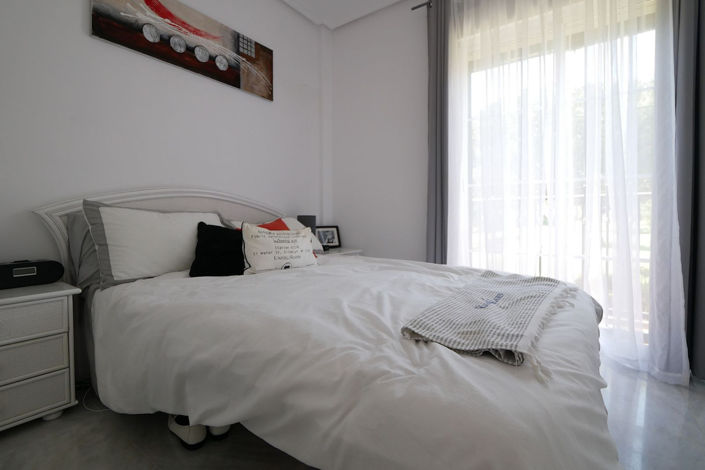 Image No.16-4 Bed Property for sale