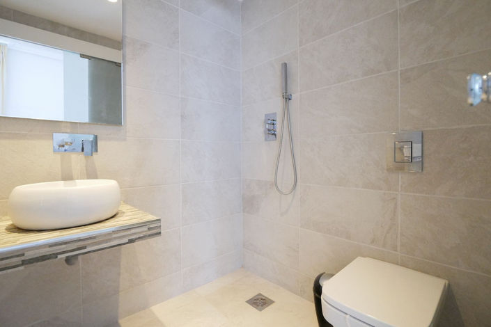 Image No.18-4 Bed Property for sale