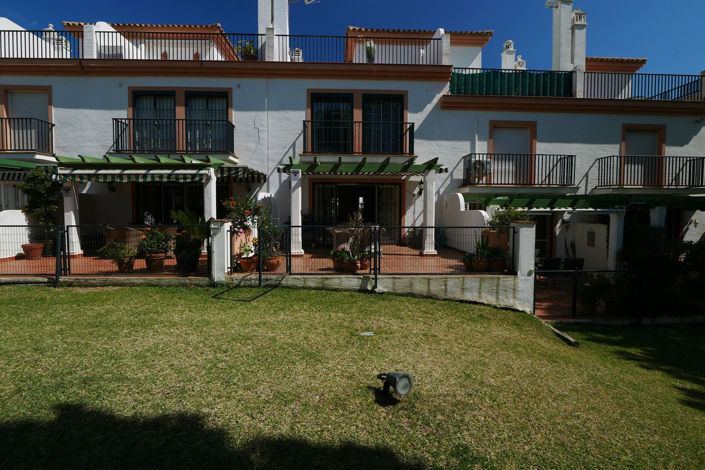 Image No.28-4 Bed Property for sale