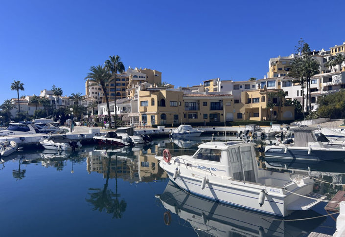 Image No.34-4 Bed Property for sale