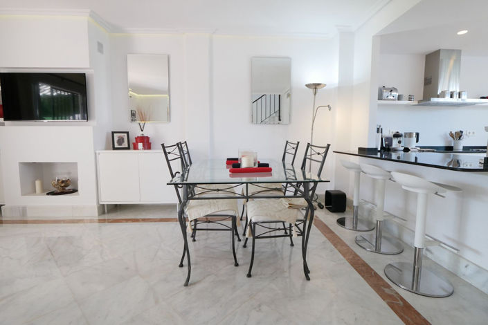 Image No.9-4 Bed Property for sale