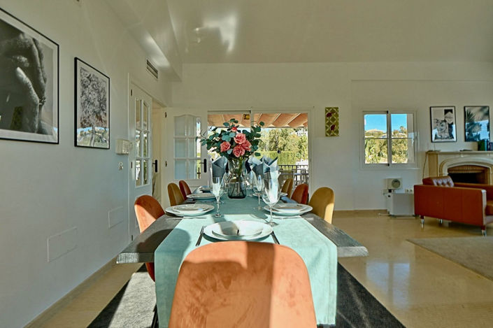 Image No.101-6 Bed Property for sale