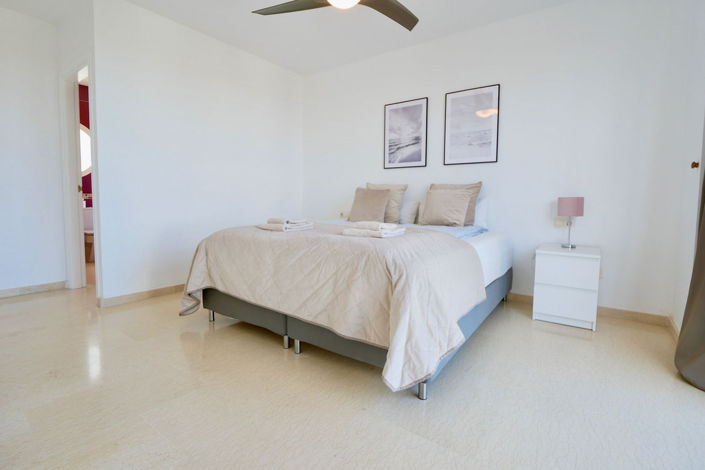 Image No.16-6 Bed Property for sale