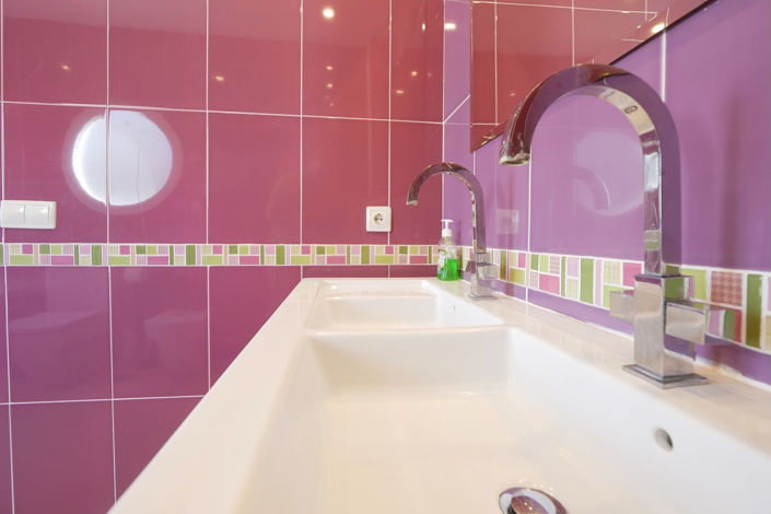 Image No.18-6 Bed Property for sale