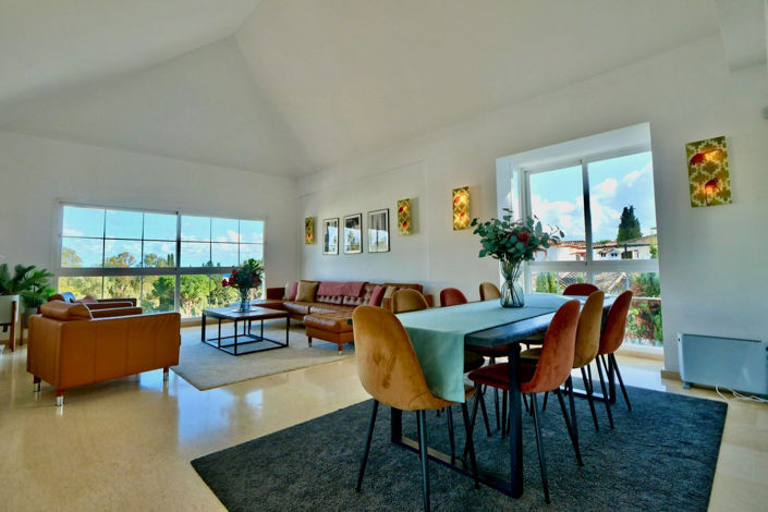 Image No.2-6 Bed Property for sale