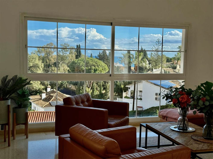 Image No.35-6 Bed Property for sale