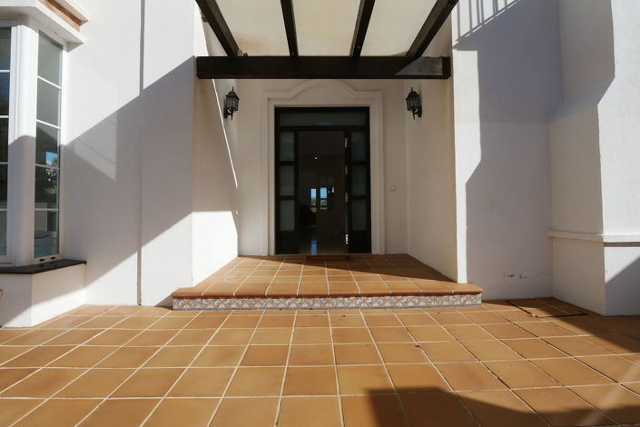 Image No.36-6 Bed Property for sale