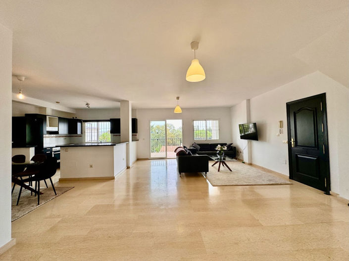 Image No.38-6 Bed Property for sale