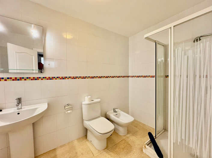 Image No.42-6 Bed Property for sale