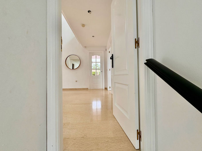 Image No.44-6 Bed Property for sale