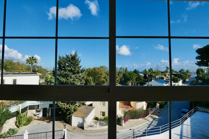 Image No.6-6 Bed Property for sale