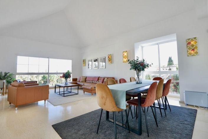 Image No.64-6 Bed Property for sale