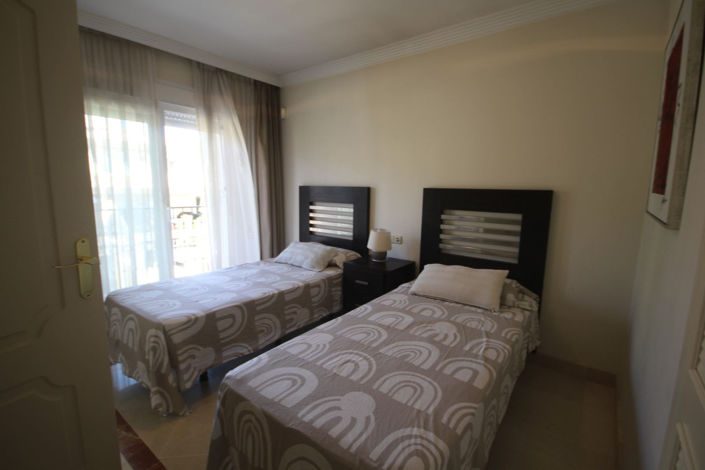 Image No.27-3 Bed Property for sale