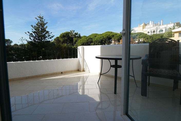 Image No.10-2 Bed Property for sale